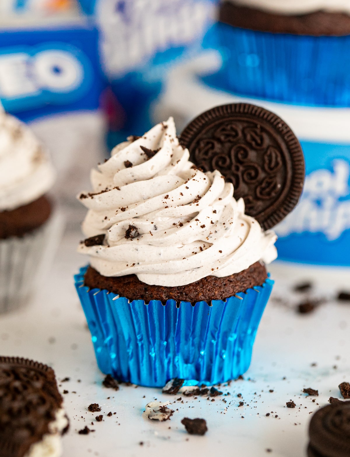 Whip Up Fluffy Oreo Frosting: Easy 4-Ingredient Recipe